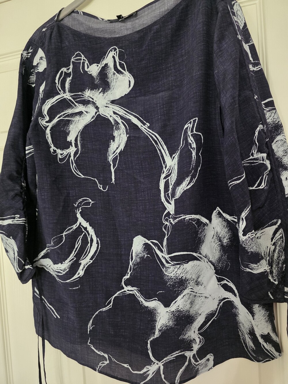 LAFAYETTE 148 Georgina Floral-print Silk Blouse Ink Multcolor Small Art to Wear